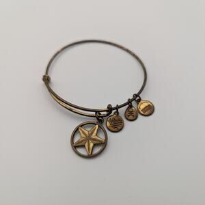 Alex and Ani Star of Strength Bracelet Bangle Charm Gold Adjustable